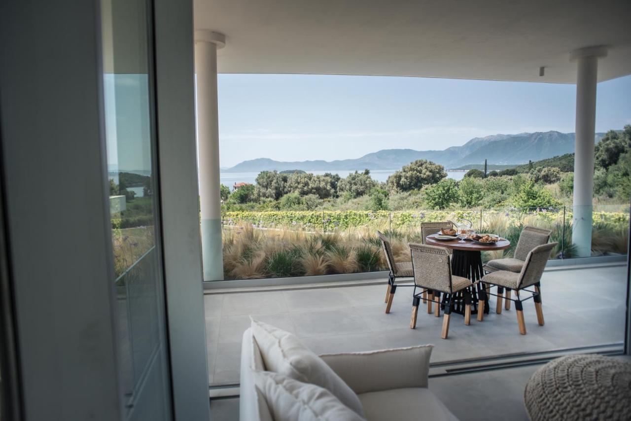 Varko Luxury Suites Paleros Екстериор снимка