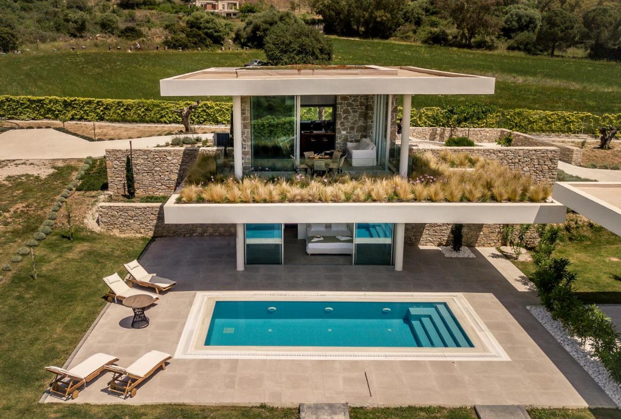 Varko Luxury Suites Paleros Екстериор снимка
