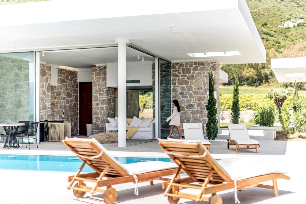 Varko Luxury Suites Paleros Екстериор снимка