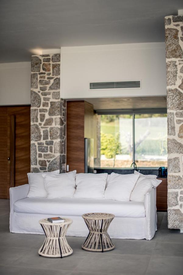 Varko Luxury Suites Paleros Екстериор снимка