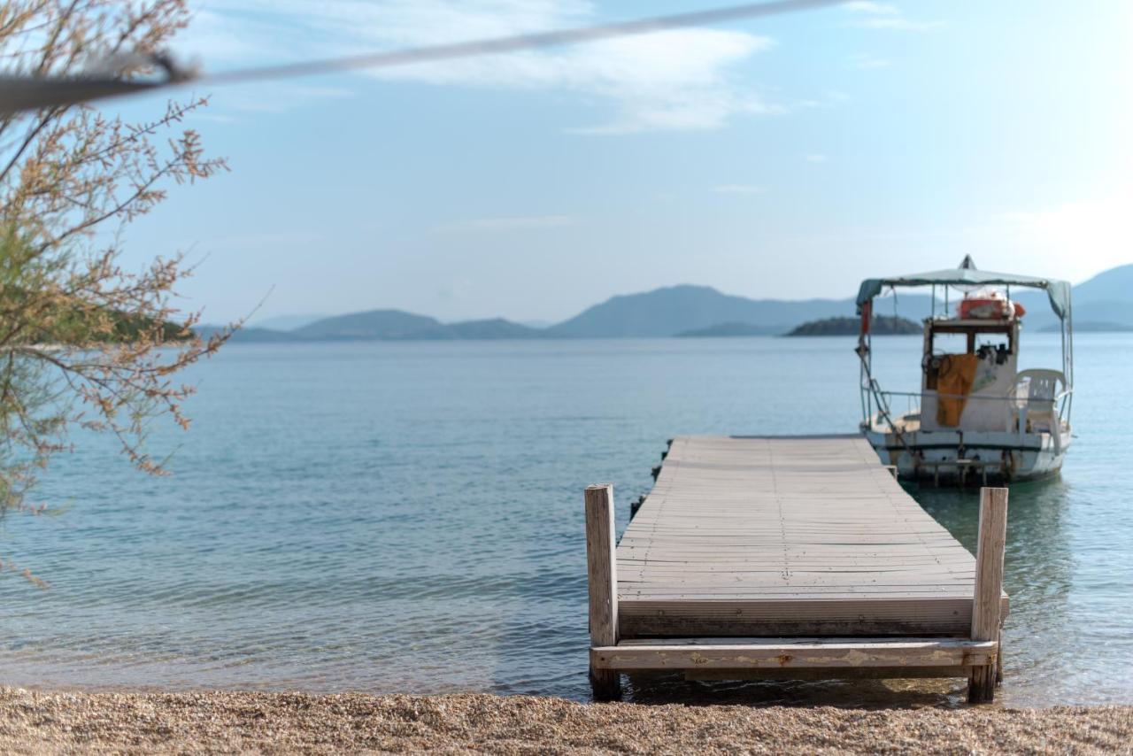 Varko Luxury Suites Paleros Екстериор снимка