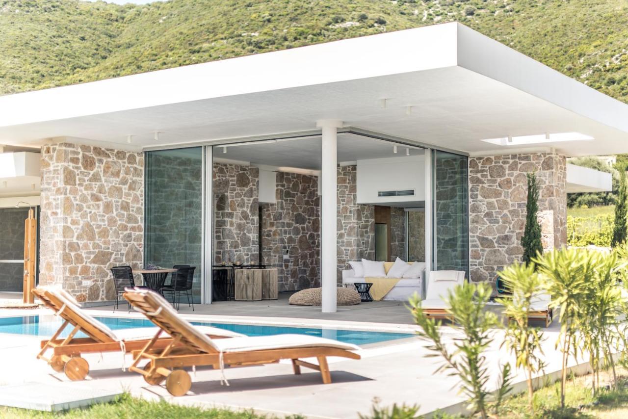 Varko Luxury Suites Paleros Екстериор снимка