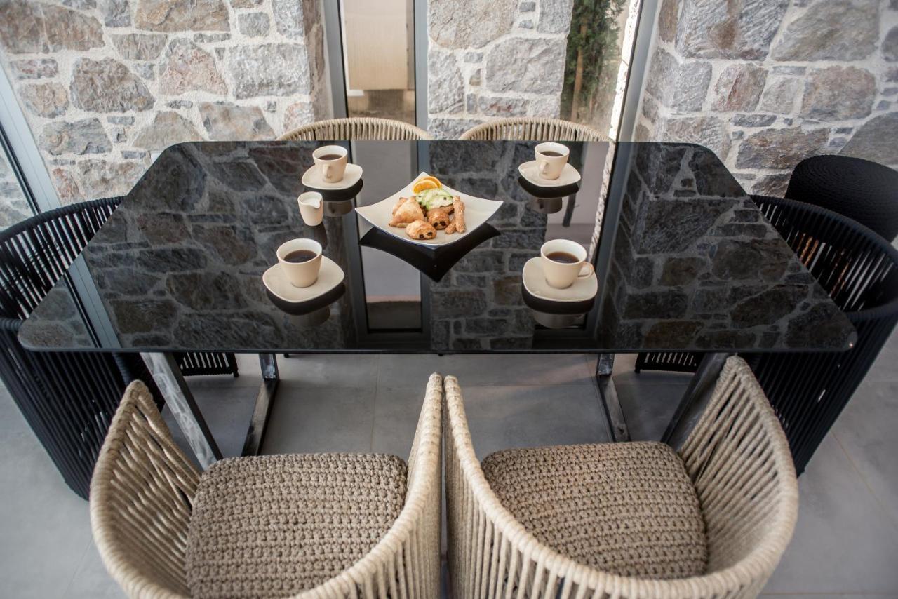 Varko Luxury Suites Paleros Екстериор снимка