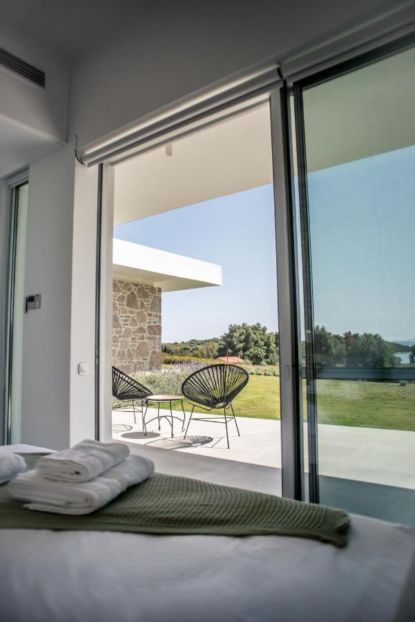 Varko Luxury Suites Paleros Екстериор снимка