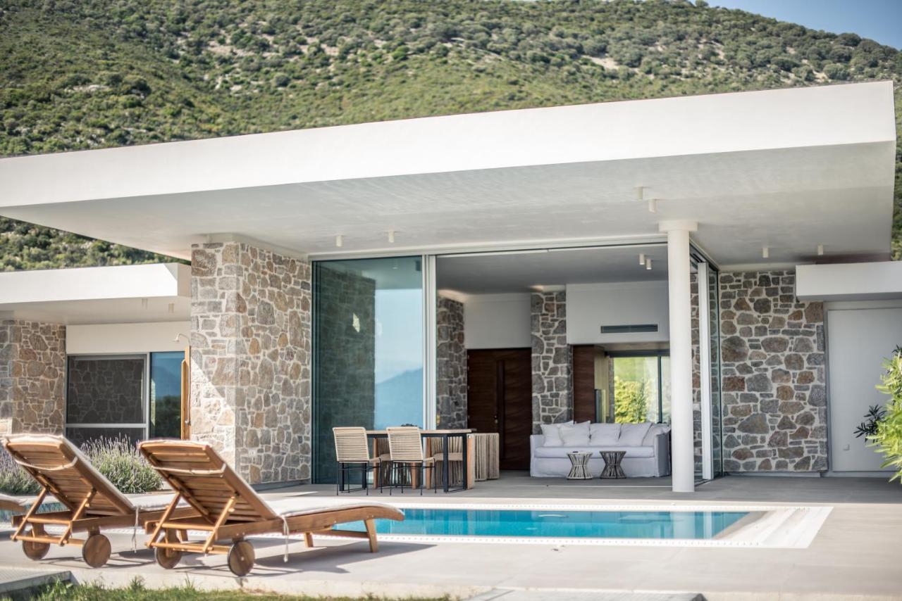 Varko Luxury Suites Paleros Екстериор снимка